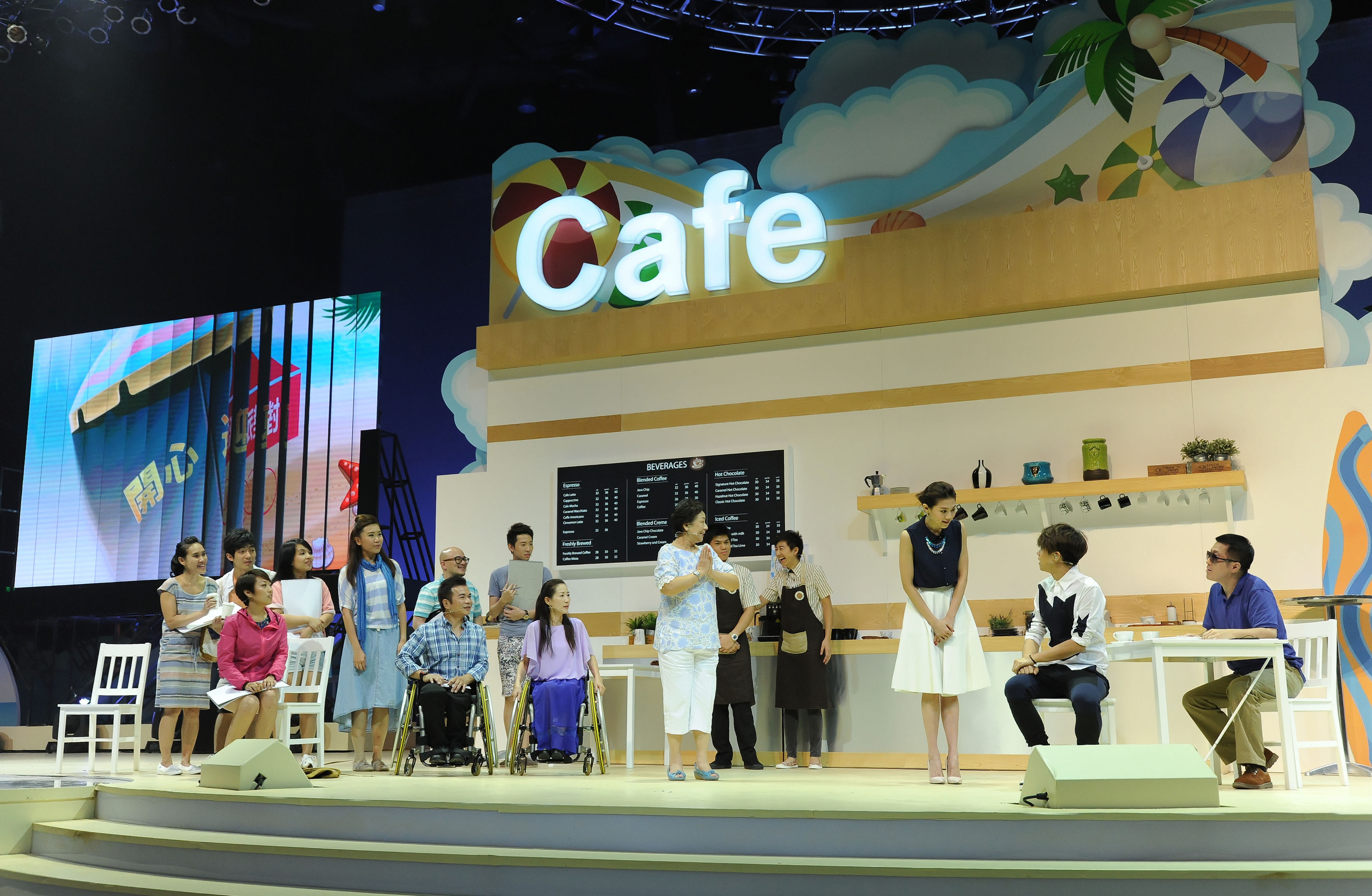 In line with the theme of “Talent-wise Employment”, persons with disabilities were invited to take part in the production of the variety show in order to demonstrate their talents in different aspects.