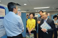 The Chief Secretary for Administration, Mrs Carrie Lam (second left), and the Secretary for Labour and Welfare, Mr Matthew Cheung Kin-chung (fourth left), visit the Employment in One-stop of the Labour Department and talk with employer representatives at the recruitment day of the centre on the employment situation.