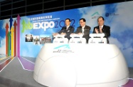 Mr Cheung (first right); the Secretary for Transport and Housing, Professor Anthony Cheung Bing-leung (centre); and the Chief Executive Officer of the Airport Authority Hong Kong, Mr Stanley Hui (first left), officiate at the opening ceremony of the Hong Kong International Airport Job Expo 2012.