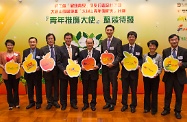 The Secretary for Labour and Welfare, Mr Matthew Cheung Kin-chung (centre); and the Chairman of Lantau Development Alliance and the Chief Executive Officer of AsiaWorld-Expo Management Limited, Mr Allen Ha (fourth right), launch the 