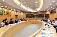 The Secretary for Labour and Welfare, Dr Law Chi-kwong (fifth left), visited Tsuen Wan District to meet with members of the Tsuen Wan District Council (TWDC) to gain an overview of the district and learn about concerns of community members. He was warmly received by the Chairman of the TWDC, Mr Chung Wai-ping (sixth left); and Vice Chairman of the TWDC, Mr Wong Wai-kit (eighth left).