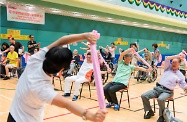 The Secretary for Labour and Welfare, Dr Law Chi-kwong, joined the public for activities at Hong Kong Park Sports Centre in Central and Western District as part of Sport For All Day 2018 organised by the Leisure and Cultural Services Department.