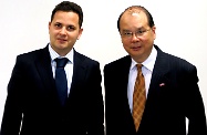 The Secretary for Labour and Welfare, Mr Matthew Cheung Kin-chung (right), meets the Consul-General of Hungary in Hong Kong, Dr Pal Kertesz, to exchange views on matters of mutual interest.