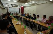 The Secretary for Labour and Welfare, Mr Matthew Cheung Kin-chung (fifth right), exchanges views on a range of labour issues with members of the Federation of Hong Kong and Kowloon Labour Unions.  Accompanying Mr Cheung are Permanent Secretary for Labour and Welfare, Miss Annie Tam (sixth right) and Deputy Commissioner for Labour, Mr Byron Ng (fourth right).