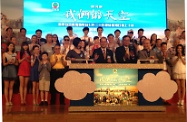 Mr Cheung (second left, front row), Mr Au (second right, front row), Ms Tsang (first left, front row) and Mr Wong (first right, front row) officiated at the opening ceremony of the premiere.
