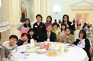 The Chief Executive, Mrs Carrie Lam, and the Secretary for Labour and Welfare, Dr Law Chi-kwong, attended a tea reception in the Government House with about 70 children from three welfare organisations. The Director of Social Welfare, Ms Carol Yip, and the Political Assistant to Secretary for Labour and Welfare, Mr Henry Fung, also attended.