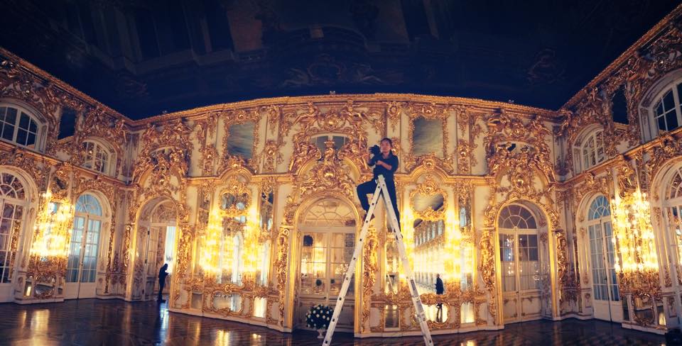 Zoe遠赴俄羅斯拍攝皇宮實景。（圖片由Zoe提供）