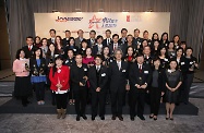 The Acting Secretary for Labour and Welfare, Mr Stephen Sui, attended the presentation ceremony of The Employer of Choice Award 2016. Picture shows Mr Sui (first row, third left) with guests and representatives of awardees.