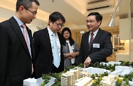 The Secretary for Labour and Welfare, Mr Stephen Sui, attended the opening ceremony of Hong Chi Jockey Club Pinehill Hostel of Hong Chi Association. Photo shows Mr Sui (second left), accompanied by the General Secretary of Hong Chi Association, Mr Aldan Kwok (first right), touring the facilities of the hostel.
