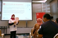 Some Indonesians in Hong Kong, under the arrangement of the Consulate General of the Republic of Indonesia in Hong Kong, today (August 1) received the Sinovac vaccine at a hotel in Causeway Bay through the Government's outreach vaccination service.