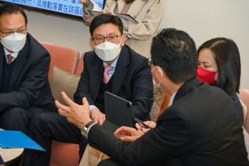 The Secretary for Labour and Welfare, Mr Chris Sun, attended the Ante Chamber exchange session at the Legislative Council today (February 15).