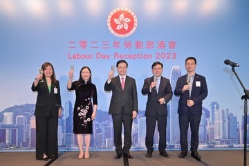 The Chief Executive, Mr John Lee, attended the Labour Day Reception 2023 today (April 28). Photo shows (from left) the Commissioner for Labour, Ms May Chan; the Permanent Secretary for Labour and Welfare, Ms Alice Lau; Mr Lee; the Secretary for Labour and Welfare, Mr Chris Sun; and the Under Secretary for Labour and Welfare, Mr Ho Kai-ming, at the reception.