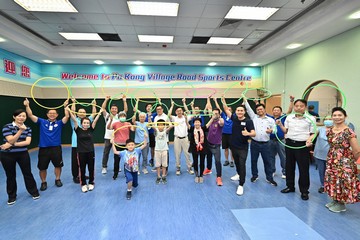 The Secretary for Security, Mr Tang Ping-keung, and the Secretary for Labour and Welfare, Mr Chris Sun, joined the public for sports and recreation programmes at Po Kong Village Road Sports Centre this afternoon (August 6) as part of the Sport For All Day 2023 organised by the Leisure and Cultural Services Department. Photo shows Mr Tang (second row, fourth left) and Mr Sun (second row, fifth left) with participants of Hula Hoop Fitness Exercises.