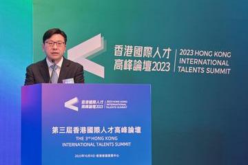 The Secretary for Labour and Welfare, Mr Chris Sun, today (October 9) officiated at the 3rd Hong Kong International Talents Summit organised by the Hong Kong Quality and Talent Migrants Association. Photo shows Mr Sun delivering opening remarks at the Summit.