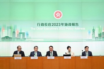 The Chief Secretary for Administration, Mr Chan Kwok-ki (centre), is joined by the Deputy Chief Secretary for Administration, Mr Cheuk Wing-hing (second left); the Secretary for Health, Professor Lo Chung-mau (first left); the Secretary for Housing, Ms Winnie Ho (second right); and the Secretary for Labour and Welfare, Mr Chris Sun (first right), at a press conference today (October 26) to elaborate on initiatives for promoting fertility, targeted poverty alleviation and supporting carers in "The Chief Executive's 2023 Policy Address".