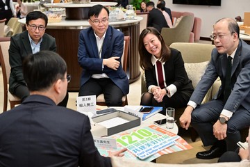 The Secretary for Labour and Welfare, Mr Chris Sun; the Permanent Secretary for Labour and Welfare, Ms Alice Lau; the Under Secretary for Labour and Welfare, Mr Ho Kai-ming; the Commissioner for Labour, Ms May Chan; and the Director of Hong Kong Talent Engage, Mr Anthony Lau, attended the Ante Chamber exchange session at the Legislative Council (LegCo) today (November 29).