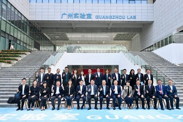 The Chief Secretary for Administration, Mr Chan Kwok-ki, arrived in Guangzhou today (January 8) to begin his visit to Mainland cities of the Guangdong-Hong Kong-Macao Greater Bay Area. Photo shows (front row, from fifth left) the Under Secretary for Innovation, Technology and Industry, Ms Lillian Cheong; the Secretary for Labour and Welfare, Mr Chris Sun; Mr Chan; academician of the Chinese Academy of Engineering Professor Zhong Nanshan; and the Deputy Director General of the Hong Kong and Macao Affairs Office of the People