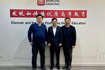 The Secretary for Labour and Welfare, Mr Chris Sun, today (January 12) started his visit to Shanghai. The Director of Hong Kong Talent Engage, Mr Anthony Lau, also joined the visit. Photo shows Mr Sun (centre), accompanied by Mr Lau (right), and the founder of ShanghaiRanking Consultancy, Dr Cheng Ying (left), in his visit this afternoon to learn more about the ranking agency