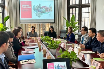 The Secretary for Labour and Welfare, Mr Chris Sun, today (January 14) concluded his visit to Shanghai. Photo shows Mr Sun (second right) calling on the Party Group Member of the China Welfare Institute, Ms Song Zhongbei (third left), yesterday afternoon (January 13). They exchanged views on child care services in Shanghai and Hong Kong as well as relief measures to assist working families in childbearing to unleash their labour force.