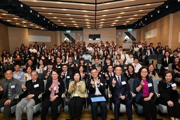 The Under Secretary for Labour and Welfare, Mr Ho Kai-ming, officiated at the Hong Kong Polytechnic University Department of Rehabilitation Sciences Master in Physiotherapy and Master in Occupational Therapy Programmes Inauguration Ceremony this morning (February 2), and visited the teaching facilities, laboratories and clinics. The Government has earmarked resources in 2023-24 to implement the Training Sponsorship Scheme continuously in the coming five years, fully sponsoring the tuition fees of 750 additional students of the Master in Occupational Therapy and Master in Physiotherapy programmes of the Hong Kong Polytechnic University, as well as the Bachelor in Occupational Therapy and Bachelor in Physiotherapy programmes of the Tung Wah College.