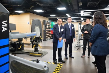 The Under Secretary for Labour and Welfare, Mr Ho Kai-ming, officiated at the Hong Kong Polytechnic University Department of Rehabilitation Sciences Master in Physiotherapy and Master in Occupational Therapy Programmes Inauguration Ceremony this morning (February 2), and visited the teaching facilities, laboratories and clinics. The Government has earmarked resources in 2023-24 to implement the Training Sponsorship Scheme continuously in the coming five years, fully sponsoring the tuition fees of 750 additional students of the Master in Occupational Therapy and Master in Physiotherapy programmes of the Hong Kong Polytechnic University, as well as the Bachelor in Occupational Therapy and Bachelor in Physiotherapy programmes of the Tung Wah College.