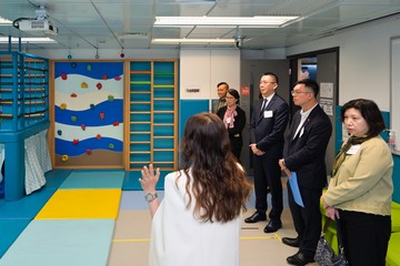 The Under Secretary for Labour and Welfare, Mr Ho Kai-ming, officiated at the Hong Kong Polytechnic University Department of Rehabilitation Sciences Master in Physiotherapy and Master in Occupational Therapy Programmes Inauguration Ceremony this morning (February 2), and visited the teaching facilities, laboratories and clinics. The Government has earmarked resources in 2023-24 to implement the Training Sponsorship Scheme continuously in the coming five years, fully sponsoring the tuition fees of 750 additional students of the Master in Occupational Therapy and Master in Physiotherapy programmes of the Hong Kong Polytechnic University, as well as the Bachelor in Occupational Therapy and Bachelor in Physiotherapy programmes of the Tung Wah College.