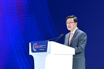 The Chief Executive, Mr John Lee, delivers his welcoming remarks at the Global Talent Summit · Hong Kong today (May 7).