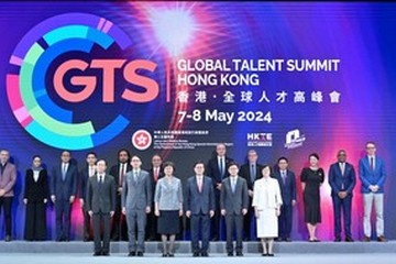 The Chief Executive, Mr John Lee, attended the Global Talent Summit · Hong Kong today (May 7). Photo shows (front row, from left) the Director-General of the Human Resources and Social Security Department of Guangdong Province, Mr Du Minqi; the Secretary-General of the Talent Development Committee of the Macao Special Administrative Region Government, Mr Chao Chong-hang; the Minister of Human Resources and Social Security, Ms Wang Xiaoping; Mr Lee; the Secretary for Labour and Welfare, Mr Chris Sun; and the Director General of the Hong Kong and Macao Affairs Office of the People’s Government of Guangdong Province, Ms Chen Liwen, with speakers of various sessions.