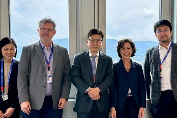 The Secretary for Labour and Welfare, Mr Chris Sun, arrived in Geneva, Switzerland, on June 4 (Geneva time) to attend the 113th Session of the International Labour Conference. Photo shows Mr Sun (centre) with the Director of the Universal Social Protection Department of the International Labour Organization, Ms Shahra Razavi (second right), after a bilateral meeting that afternoon.
