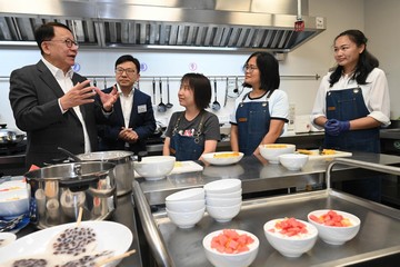 The Chief Secretary for Administration, Mr Chan Kwok-ki, today (June 30) officiated at the Sham Shui Po East Community Living Room Opening Ceremony. The Deputy Director of the Liaison Office of the Central People