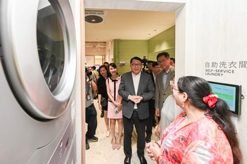 The Chief Secretary for Administration, Mr Chan Kwok-ki, today (June 30) officiated at the Sham Shui Po East Community Living Room Opening Ceremony. The Deputy Director of the Liaison Office of the Central People