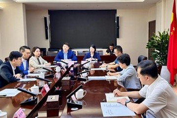 勞工及福利局局長孫玉菡今日（八月十二日）結束成都訪問。圖示孫玉菡（左一）今日拜會四川省人力資源和社會保障廳廳長劉會英（右二），就勞工、人才和社會保障等政策交換意見。