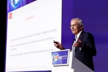 The Global Talent Summit Week organised by Hong Kong Talent Engage commenced today (March 18) and will run through March 29, focusing on the integrated developement of education, technology and talent. Photo shows the Nobel Laureate, Professor Christopher A Pissarides, delivering his keynote speech at the International Talent Forum.