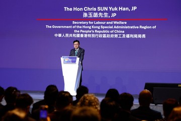 The Global Talent Summit Week organised by Hong Kong Talent Engage continues today (March 19) and will run through March 29, focusing on the integrated development of education, technology and talent. Photo shows the Secretary for Labour and Welfare, Mr Chris Sun, delivering his opening remarks on the second day of the International Talent Forum.