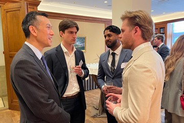 The Director of Hong Kong Talent Engage, Mr Felix Chan (first left), exchanges views on Hong Kong development opportunities with representatives of the Netherlands Hong Kong Business Association in Amsterdam on April 13 (Amsterdam time).