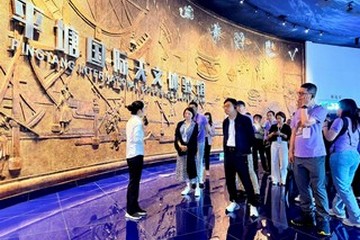 The Secretary for Labour and Welfare, Mr Chris Sun, concluded his visit to Guizhou today (August 5). Photo shows Mr Sun (second right) yesterday (August 4), accompanied by the Director of the Hong Kong Economic and Trade Office in Chengdu, Miss Amy Yeung (second left), visiting the Pingtang International Experience Planetarium of the China Tianyan Scenic Area, a major national scientific and technological infrastructure.