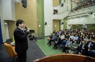 The Secretary for Labour and Welfare, Mr Stephen Sui, attended the 2017 Welfare Agenda and Priorities Setting Exercise jointly organised by the Hong Kong Council of Social Service and the Social Welfare Department. Picture shows Mr Sui (left) responding to questions raised by participants at the question and answer session.