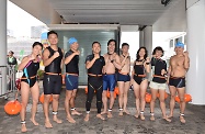 The Secretary for Labour and Welfare, Dr Law Chi-kwong, participated in the New World Harbour Race 2018 organised by the Hong Kong Amateur Swimming Association and officiated at the prize presentation ceremony after the race. The Chief Executive, Mrs Carrie Lam, and the Secretary for the Environment, Mr Wong Kam-sing, showed their support.