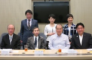 Mr Cheung (front row, second right) is pictured with the Vice-Chairman of the Japan-Hong Kong Parliamentarian League, Mr Yuichiro Hata (front row, first right), Consul-General of Japan in Hong Kong (Ambassador), Mr Hitoshi Noda (front row, second left), other members of the delegation and the Principal Hong Kong Economic and Trade Representative, Ms Sally Wong (back row, first right).