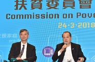 The Secretary for Labour and Welfare and Chairperson of the Community Care Fund Task Force under the Commission on Poverty (CoP), Dr Law Chi-kwong, attended the CoP Summit at the Central Government Offices in Tamar and reported on the work of the Task Force.