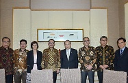 Mr Cheung (fourth right) is pictured with Mr Dhakiri (fourth left) and other members of the delegation, as well as the Consul-General of Indonesia in Hong Kong, Mr Chalief Akbar Tjandraningrat (third right); the Permanent Secretary for Labour and Welfare, Miss Annie Tam (third left); and the Commissioner for Labour, Mr Donald Tong (first right).
