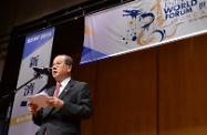 The Acting Chief Secretary for Administration, Mr Matthew Cheung Kin-chung, speaks at the opening ceremony of the Social Enterprise World Forum 2016 this afternoon.