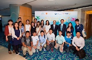 Mr Cheung (fourth right, back row) is pictured with Mr Fred Lam (third right, back row), Ms Clara Shek (fifth right, back row) and former participants of the Airport Ambassador Programme.