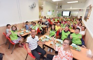 The Secretary for Labour and Welfare, Mr Stephen Sui, enjoyed lunch with guests, the elderly and volunteers at a community canteen.