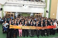 The Chief Secretary for Administration, Mr Matthew Cheung Kin-chung, and the Secretary for Labour and Welfare, Dr Law Chi-kwong, attended the Hong Kong Society for Rehabilitation (HKSR) 60th Anniversary Symposium and Workshops opening ceremony. Photo shows Mr Cheung (front row, fourth left); the Chairperson of the China Disabled Persons’ Federation and President of Rehabilitation International, Ms Zhang Haidi (front row, centre); the President of the HKSR, Dr David Fang (front row, fourth right); the Chairperson of the HKSR, Professor Cecilia Chan (front row, third left); Dr Law (front row, third right); and other guests at the ceremony.