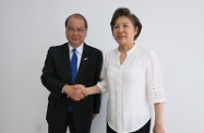 The Secretary for Labour and Welfare, Mr Matthew Cheung Kin-chung (left), meets with the Vice-president of the All-China Women's Federation, Ms Meng Xiaosi, in Beijing to exchange views on women's policies.