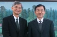 The Secretary for Labour and Welfare, Dr Law Chi-kwong, commenced his visit programme in Beijing. Picture shows Dr Law (left) meeting with the Minister of Civil Affairs, Mr Huang Shuxian. They exchanged views on issues including improving people's livelihood, social welfare and the tackle of challenges arising from an ageing population.