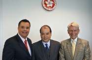 The Secretary for Labour and Welfare, Mr Matthew Cheung Kin-chung (centre), meets Consul of Chile in Hong Kong SAR and Macau SAR, Mr Mario Ignacio Artaza (left) to exchange views on matters of mutual interest. Also pictured is the Consul-Trade Commissioner of Consulate General of Chile, Mr Guillermo Garrido (right).