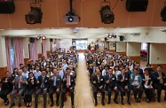 The Secretary for Labour and Welfare, Mr Matthew Cheung Kin-chung (sixth right, front row), attends the award presentation ceremony of Pilot Project on Multi-skills Workers organised by The Yuen Yuen Institute. He is pleased to know that many trainees have developed their career goals in care services.