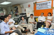 The Chief Secretary for Administration, Mrs Carrie Lam (third left), and Secretary for Labour and Welfare, Mr Matthew Cheung Kin-chung (second right) visit Hong Kong Unison to meet with its Executive Committee members and youths from ethnic minorities to discuss various topics including education and career development.